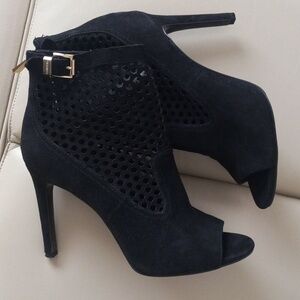 Vince Camuto Elegant Black Suede Peep-Toe Heels Size: 10M/ 40